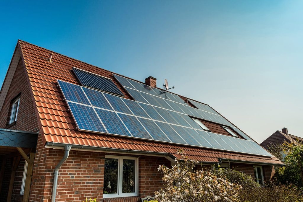 Panneaux solaires sur toiture